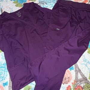 Cherokee Workwear Women’s Scrub Set